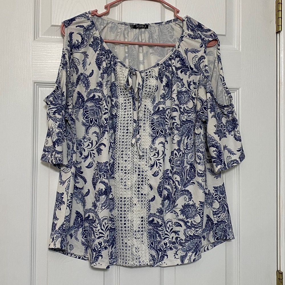 NWOT Storybuk Blue & White Cold Shoulder Top Size M